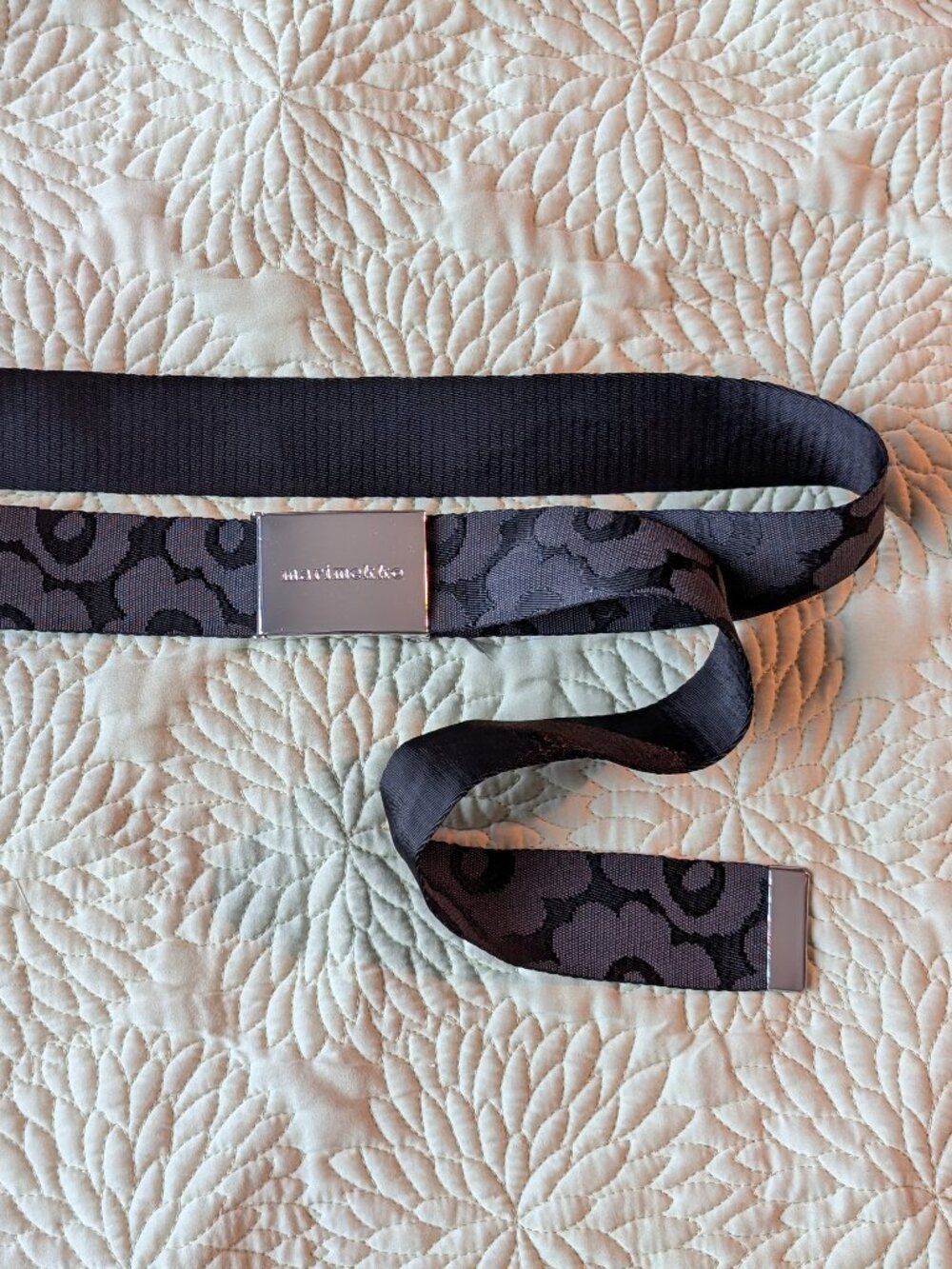 MARIMEKKO Unikko floral belt in black and gray